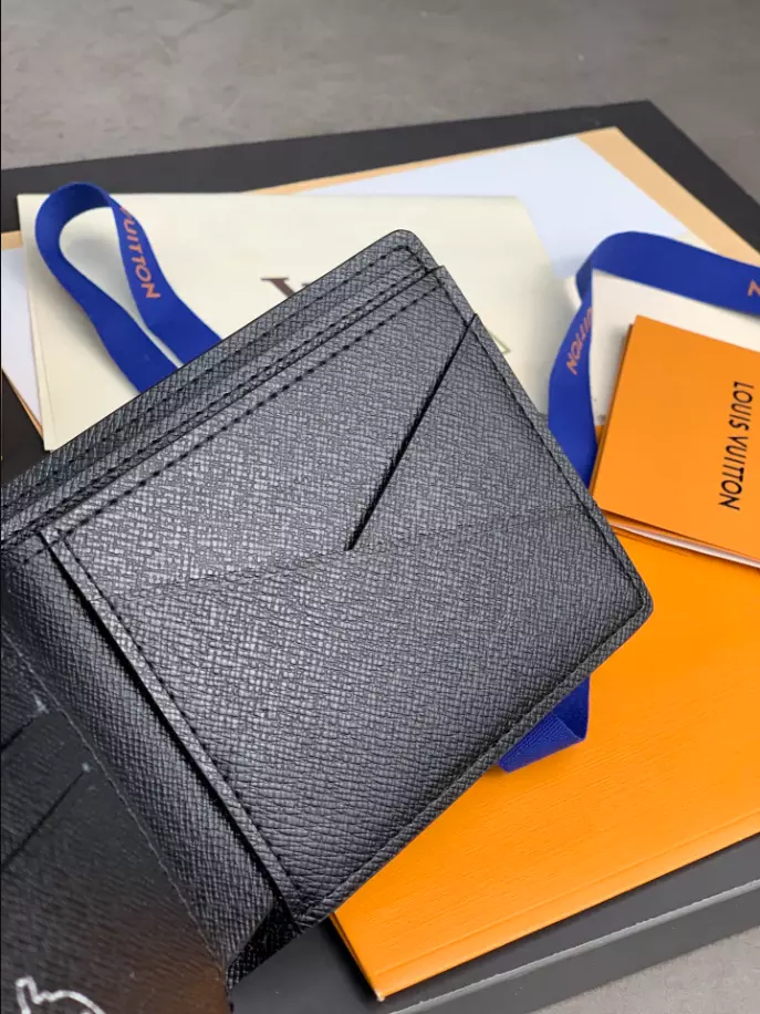 l0*is V*t0n lv x yk multiple wallet - lbv401