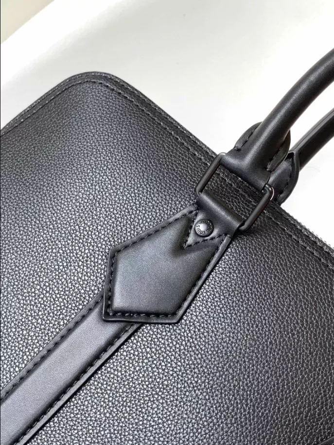 l0*is V*t0n takeoff briefcase - lbv394