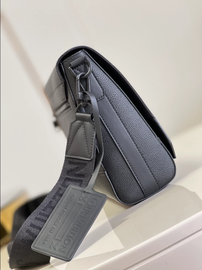 l0*is V*t0n takeoff messenger - lbv411