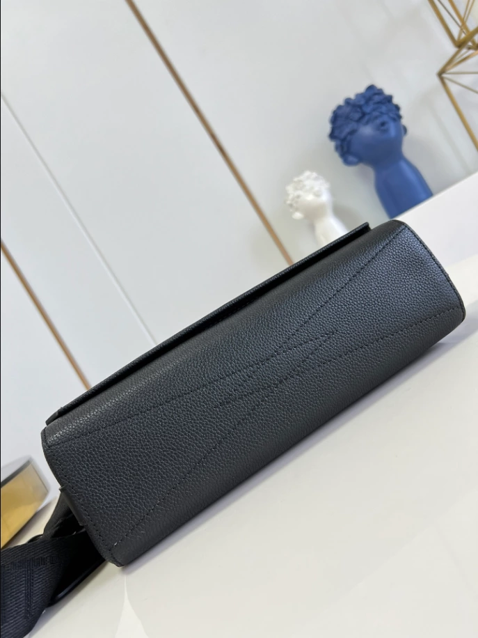 l0*is V*t0n takeoff messenger - lbv411