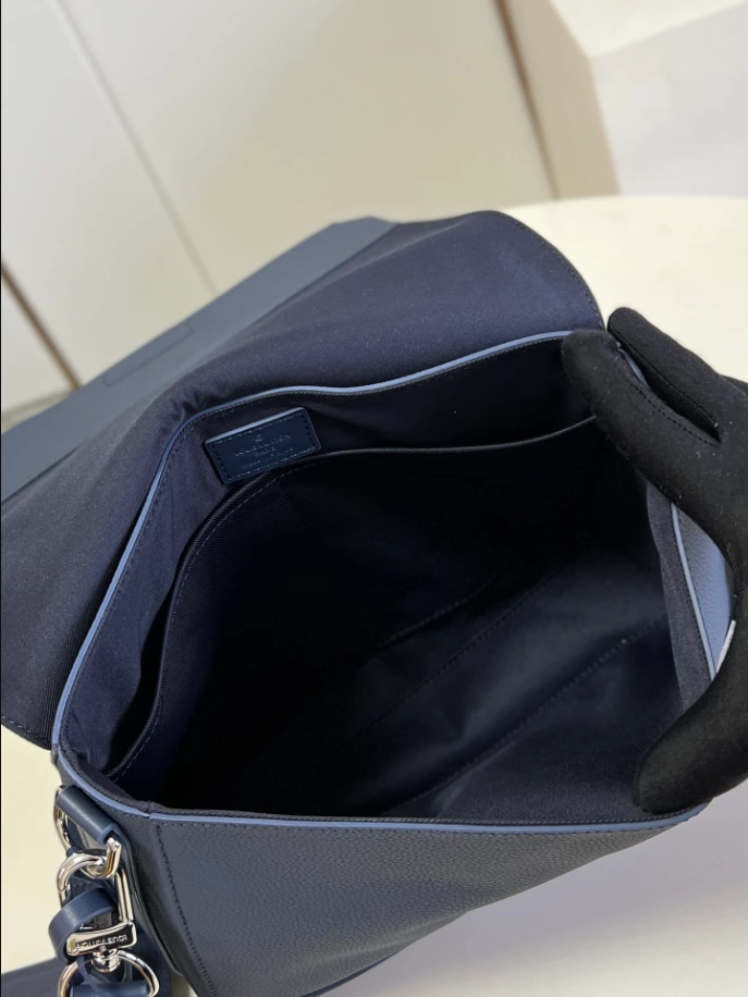 l0*is V*t0n takeoff messenger - lbv412