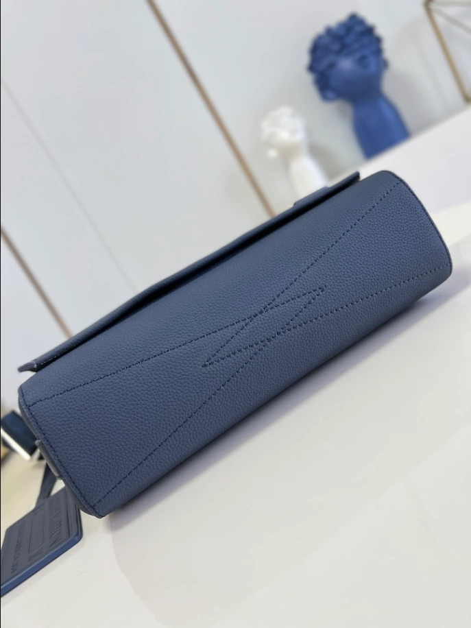 l0*is V*t0n takeoff messenger - lbv412