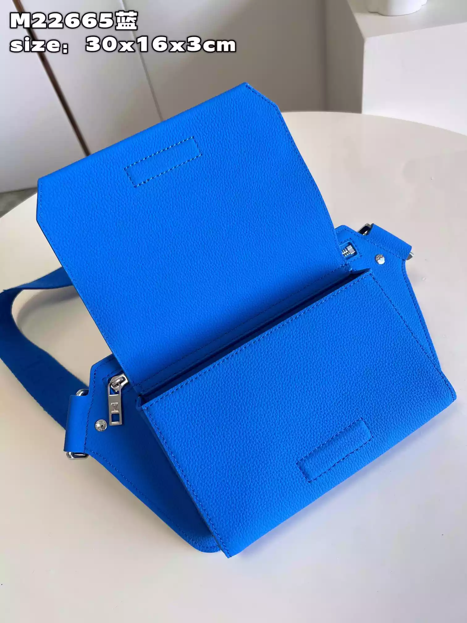 l0*is V*t0n takeoff slingbag - lbv419