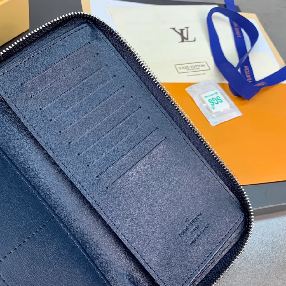 LV ZIPPY VERTICAL WALLET DAMIER INFINI LEATHER - LBV402