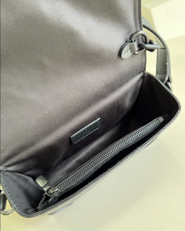 l0*is V*t0n steamer wearable wallet -rrg066