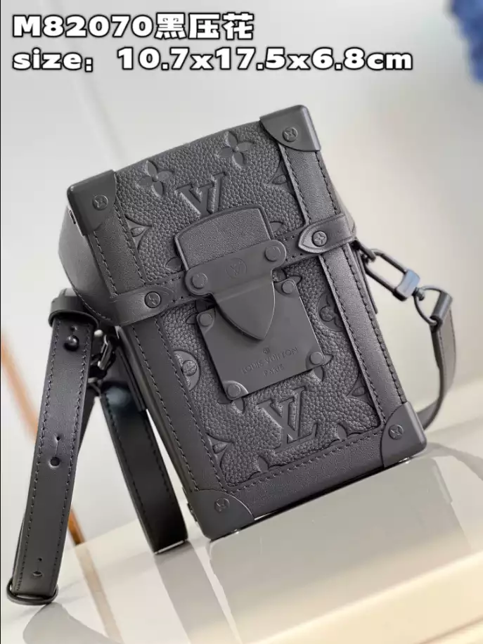 l0*is V*t0n vertical trunk wearable wallet - rrg063