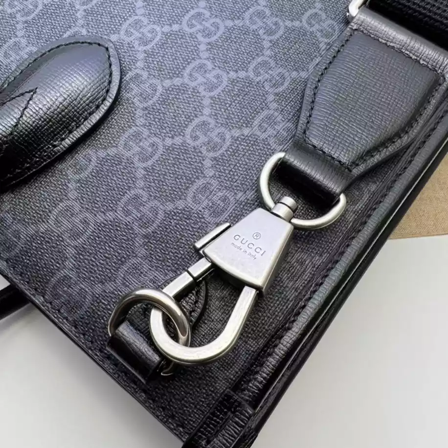 MEDIUM TOTE BAG WITH INTERLOCKING G - GBC052