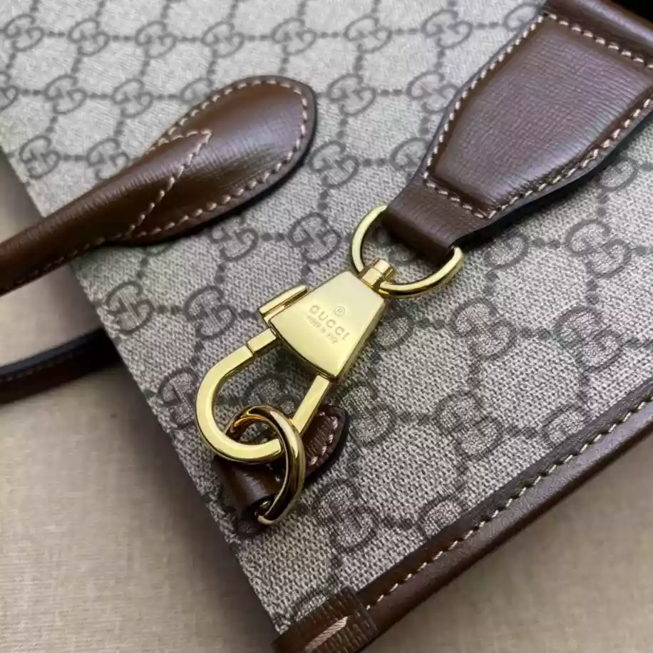 MEDIUM TOTE WITH INTERLOCKING G - GBC051