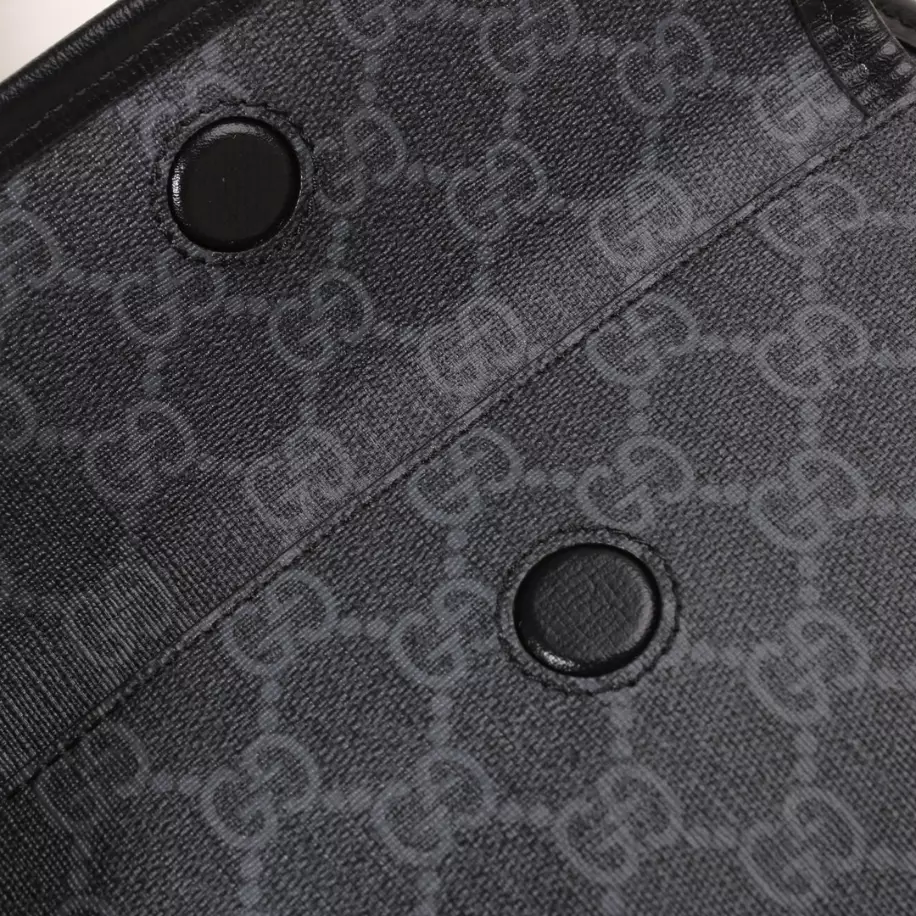 MESSENGER BAG WITH INTERLOCKING G - GBC064