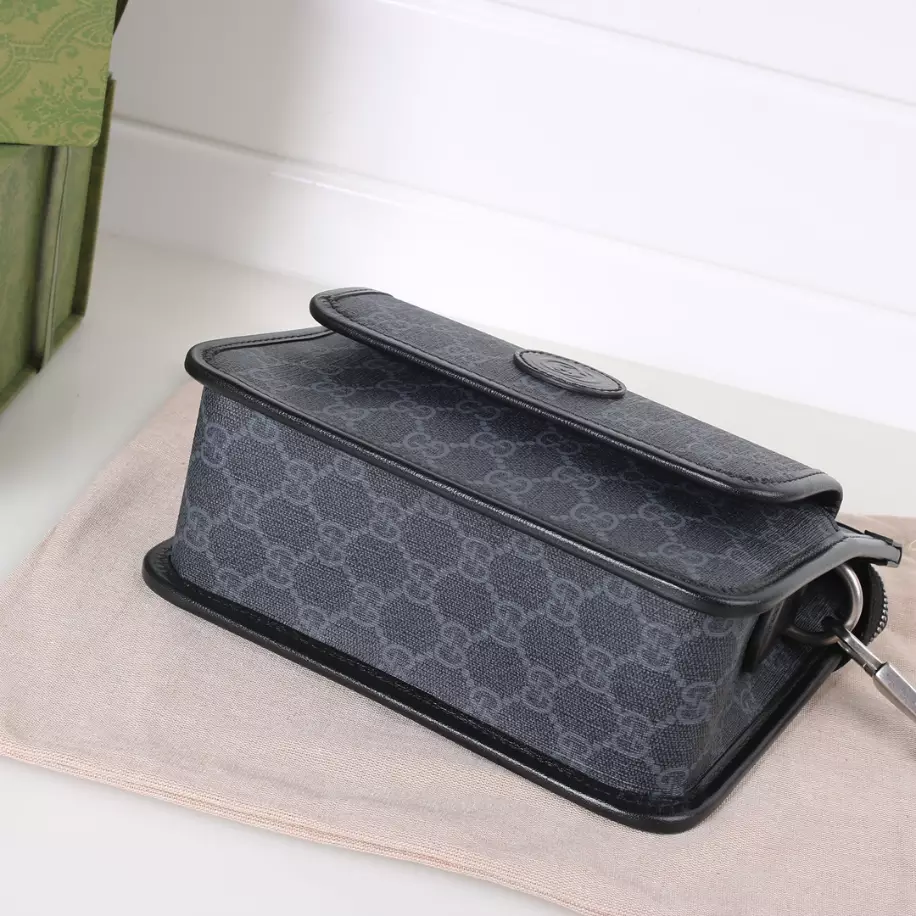 MESSENGER BAG WITH INTERLOCKING G - GBC064