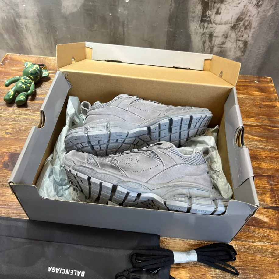 Ba*len*cia*ga men's 3xl sneaker - bb230