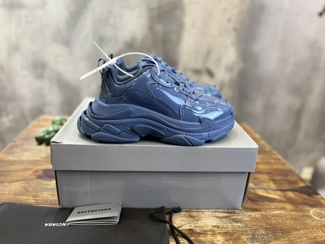 Ba*len*cia*ga triple s sneaker - bb260