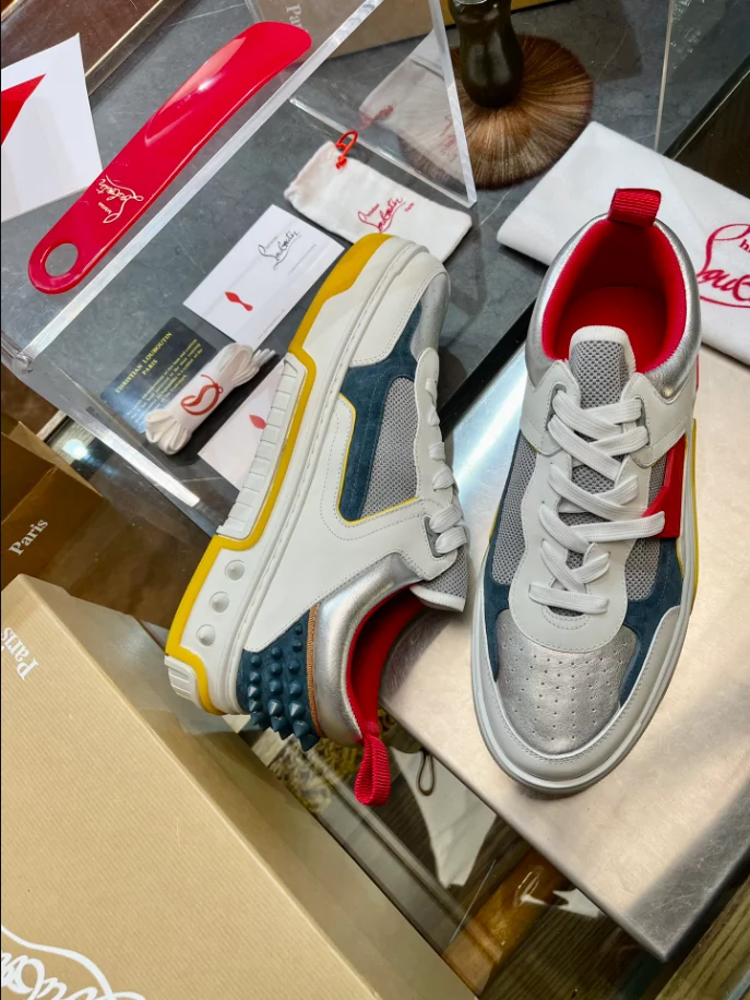 Ch**an louboutin astroloubi sneaker - cl175