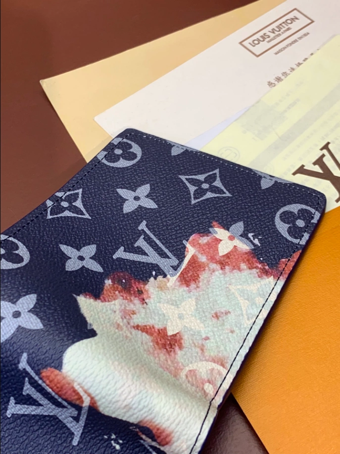 LV MULTIPLE WALLET- RRG082