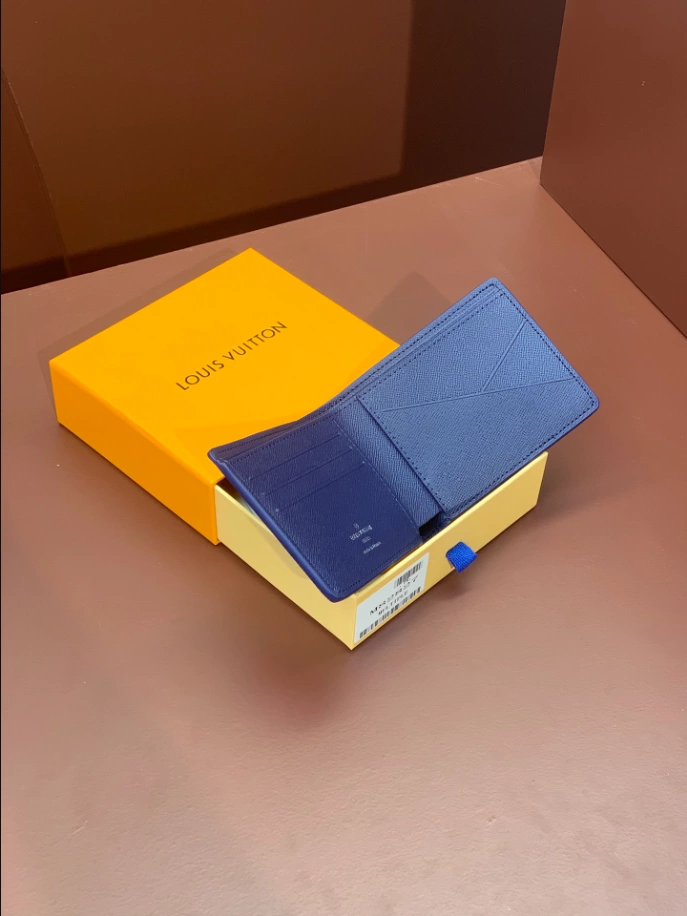 LV MULTIPLE WALLET- RRG082