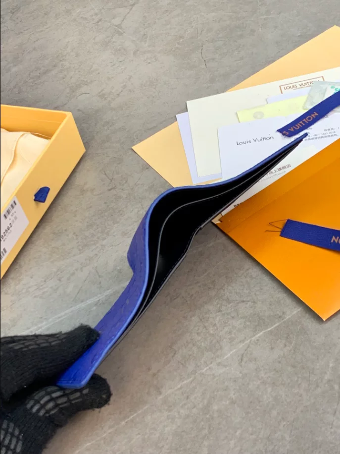 LV MULTIPLE WALLET- RRG087