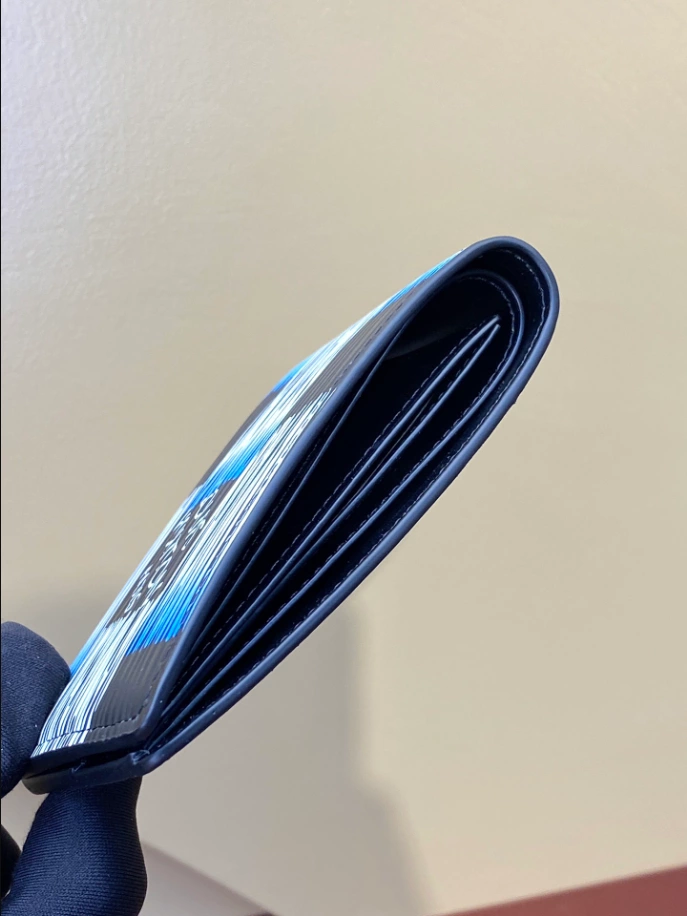 LV SLENDER WALLET - RRG081