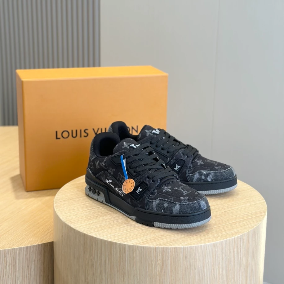 LV Trainer Sneaker