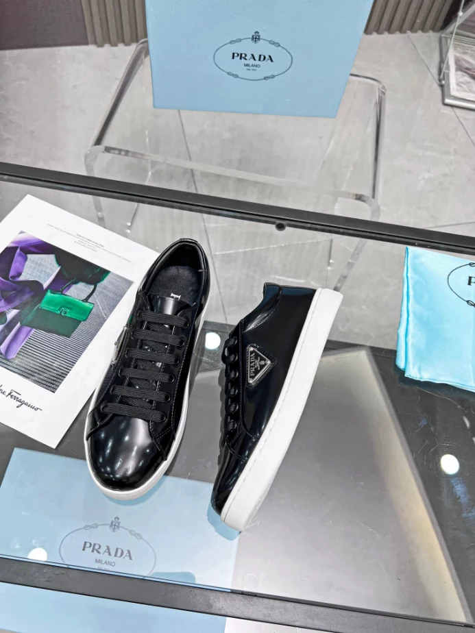 Pra*a brushed leather sneakers - prd043