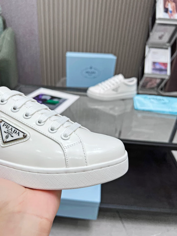 Pra*a brushed leather sneakers - prd045