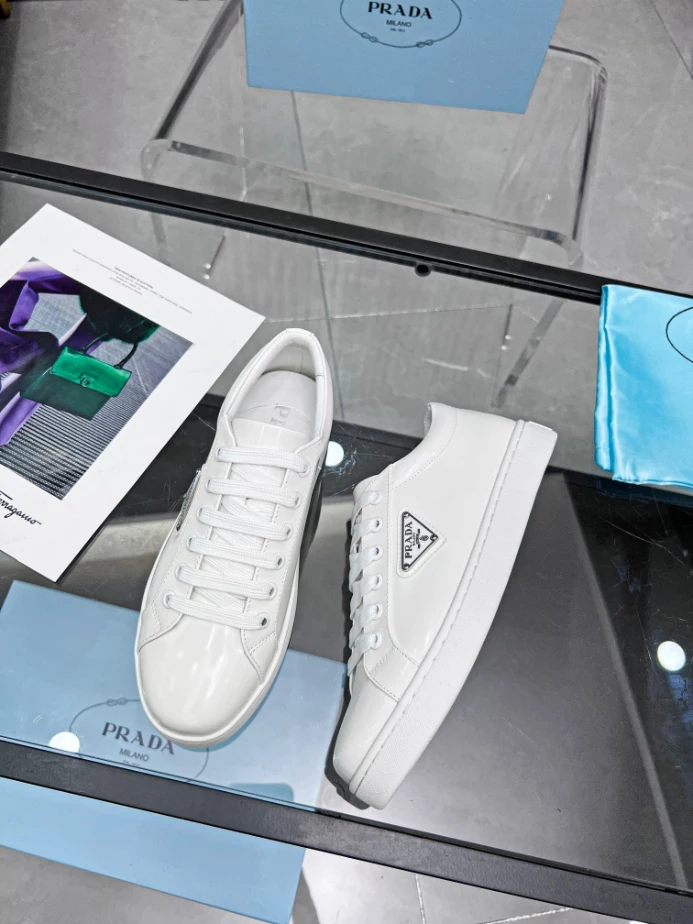 Pra*a brushed leather sneakers - prd045