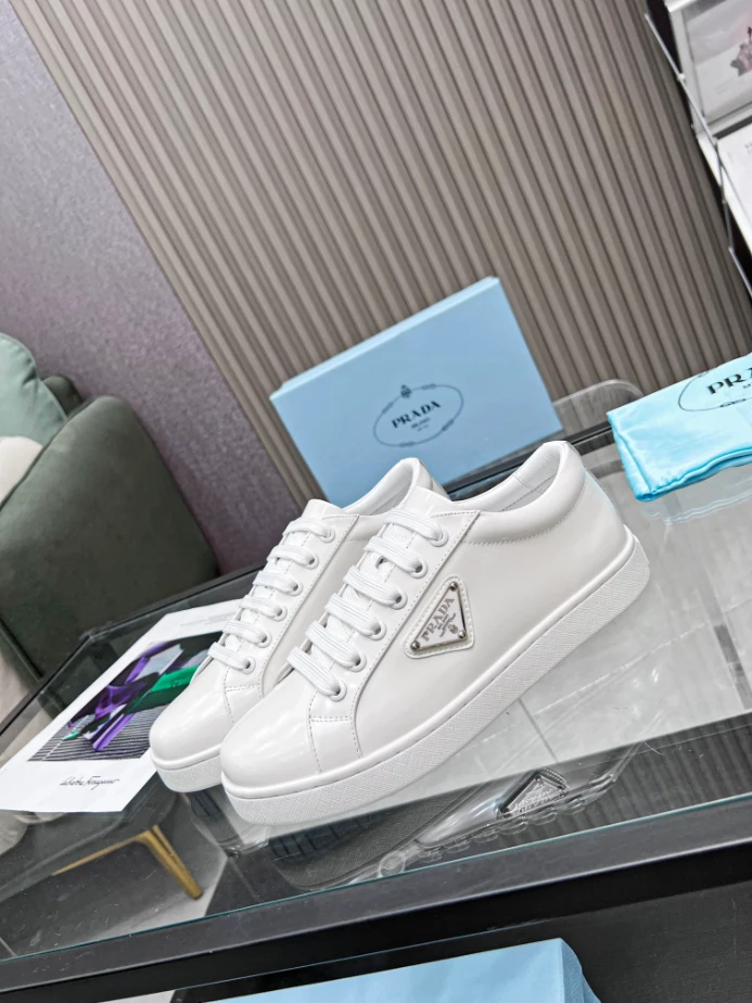 Pra*a brushed leather sneakers - prd045