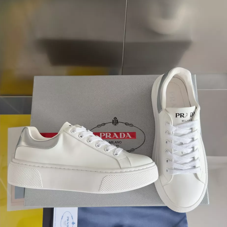 Pra*a leather low-top sneakers - prd062
