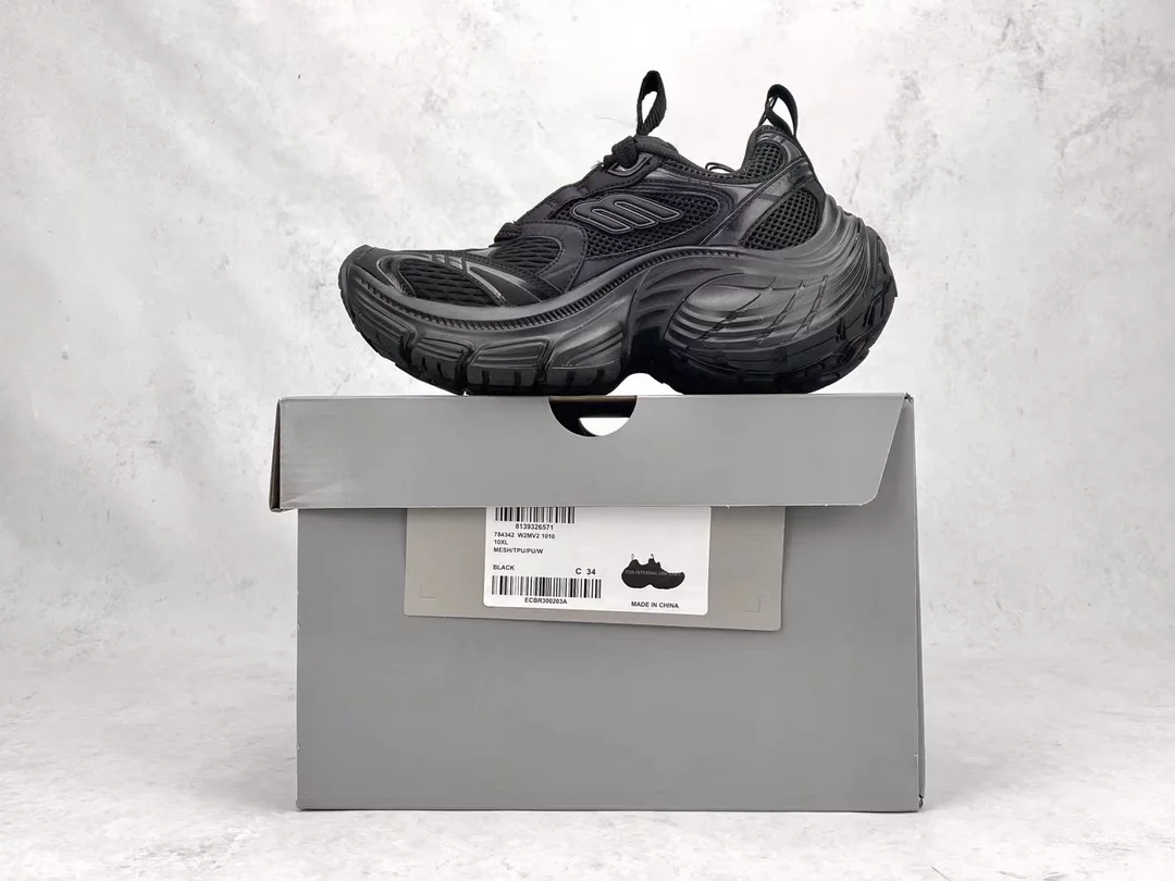 Ba*len*cia*ga men's 10xl sneaker in black - bb274