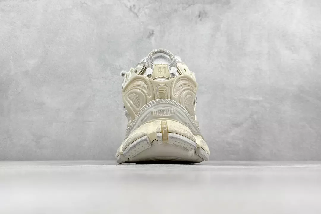 Ba*len*cia*ga runner sneaker in beige nylon and suede-like fabric - bb267