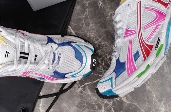 Ba*len*cia*ga runner sneaker in multicolored - bb262
