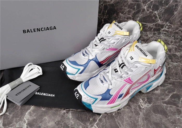 Ba*len*cia*ga runner sneaker in multicolored - bb262