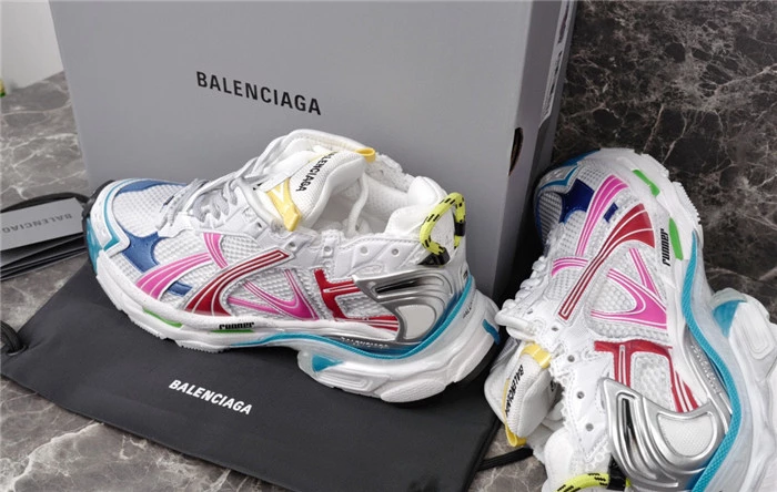 Ba*len*cia*ga runner sneaker in multicolored - bb262