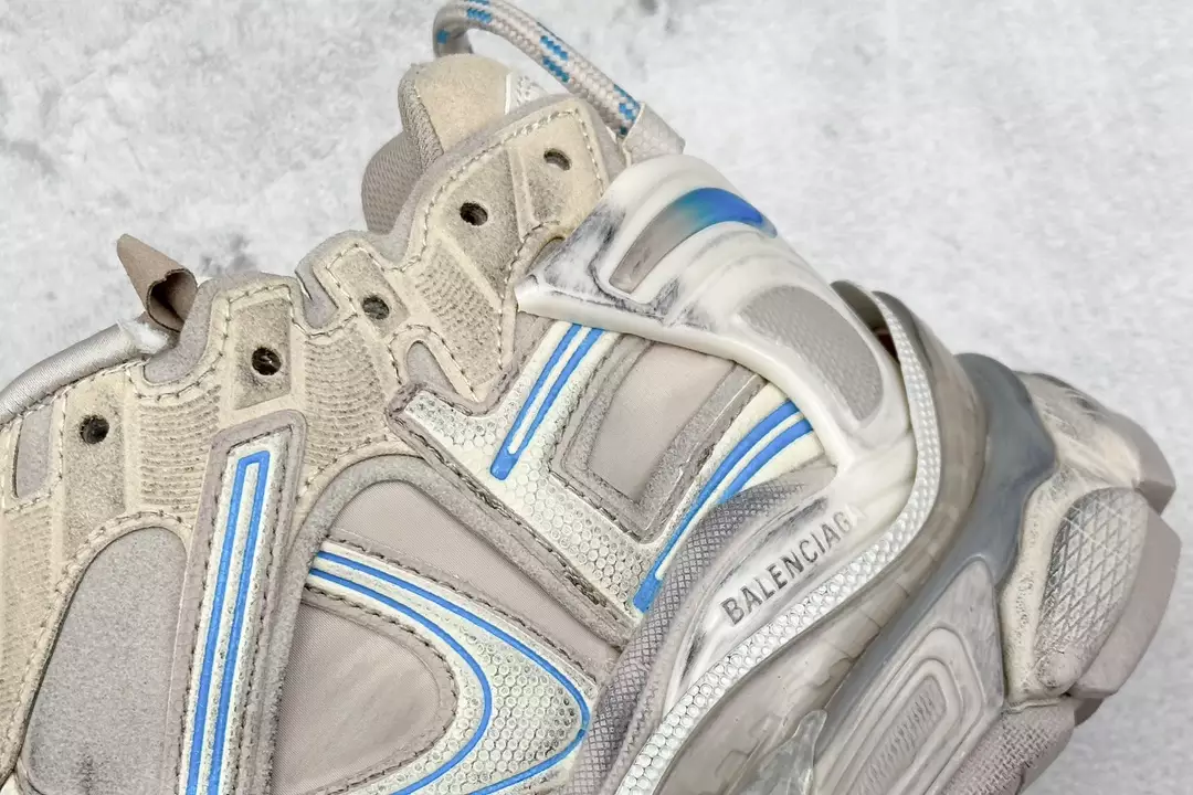 Ba*len*cia*ga runner sneaker in taupe/blue - bb264