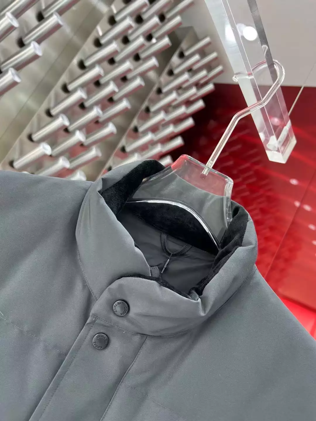 Can*a Go*e freestyle crew vest black label - repgod.org