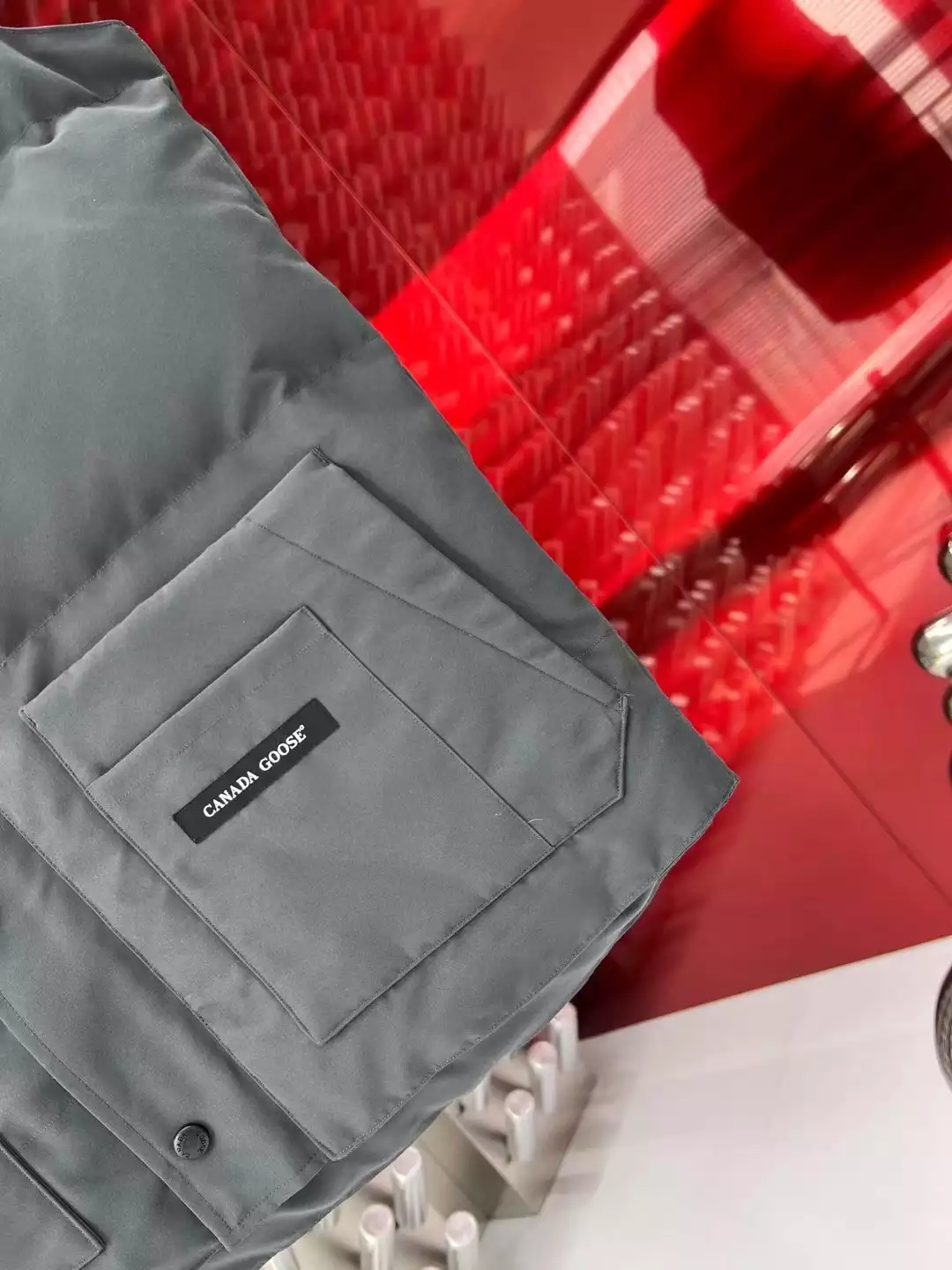 Can*a Go*e freestyle crew vest black label - repgod.org