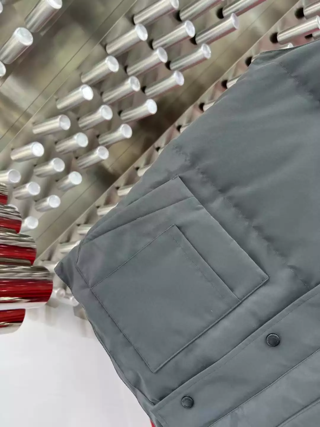 Can*a Go*e freestyle crew vest black label - repgod.org