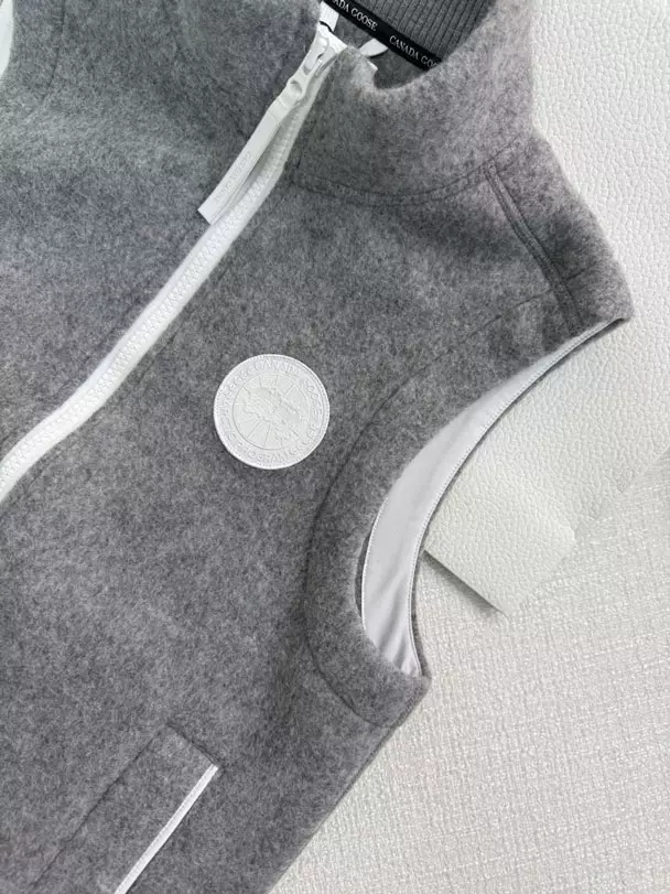 Can*a Go*e mersey vest kind fleece humanature - cg008