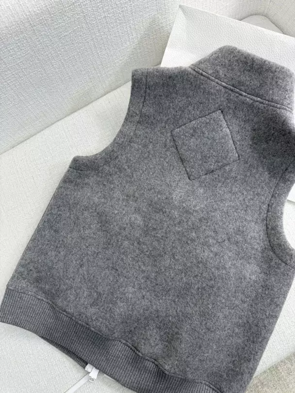 Can*a Go*e mersey vest kind fleece humanature - cg008