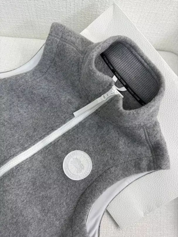 Can*a Go*e mersey vest kind fleece humanature - cg008