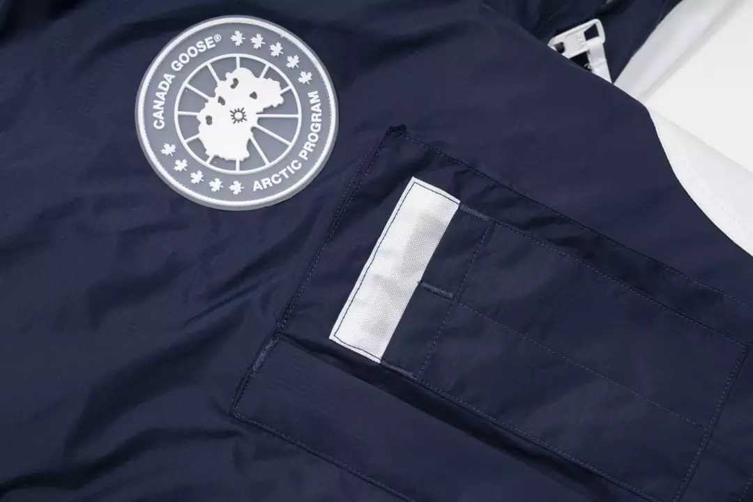 Can*a Go*e snow mantra parka - repgod.org