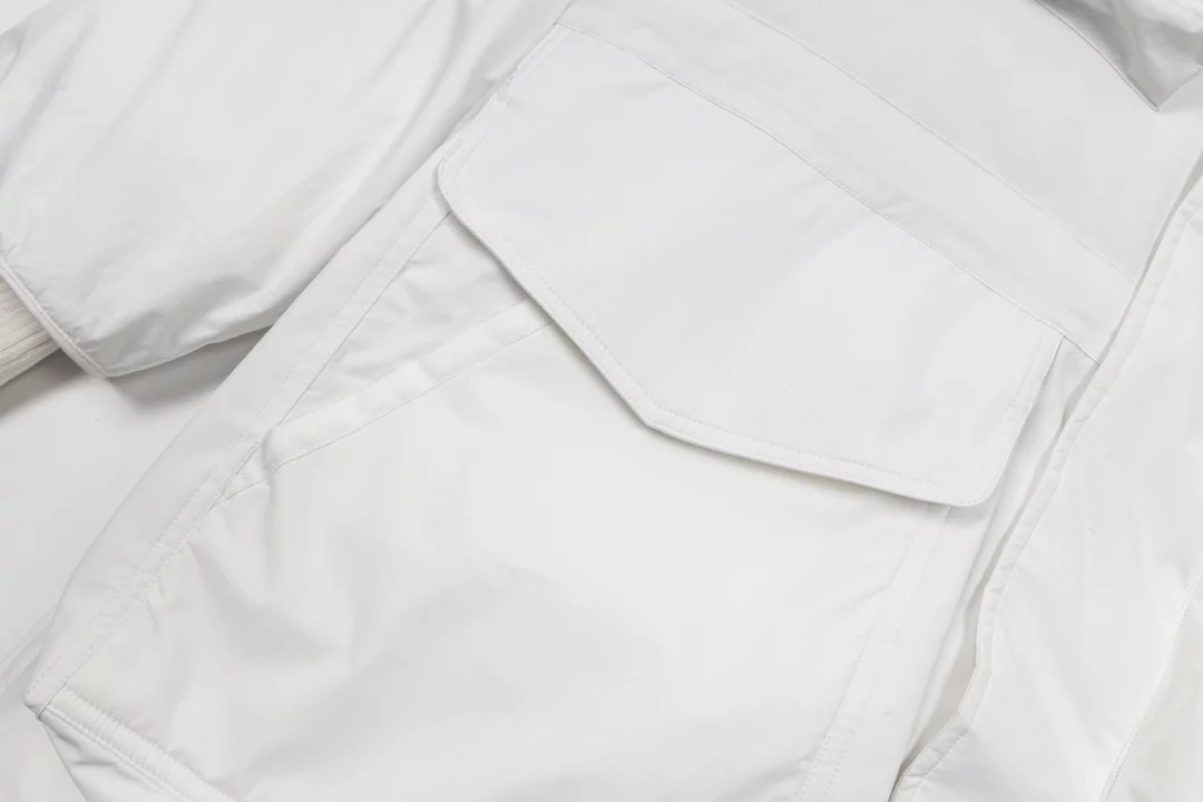 Can*a Go*e snow mantra parka - repgod.org