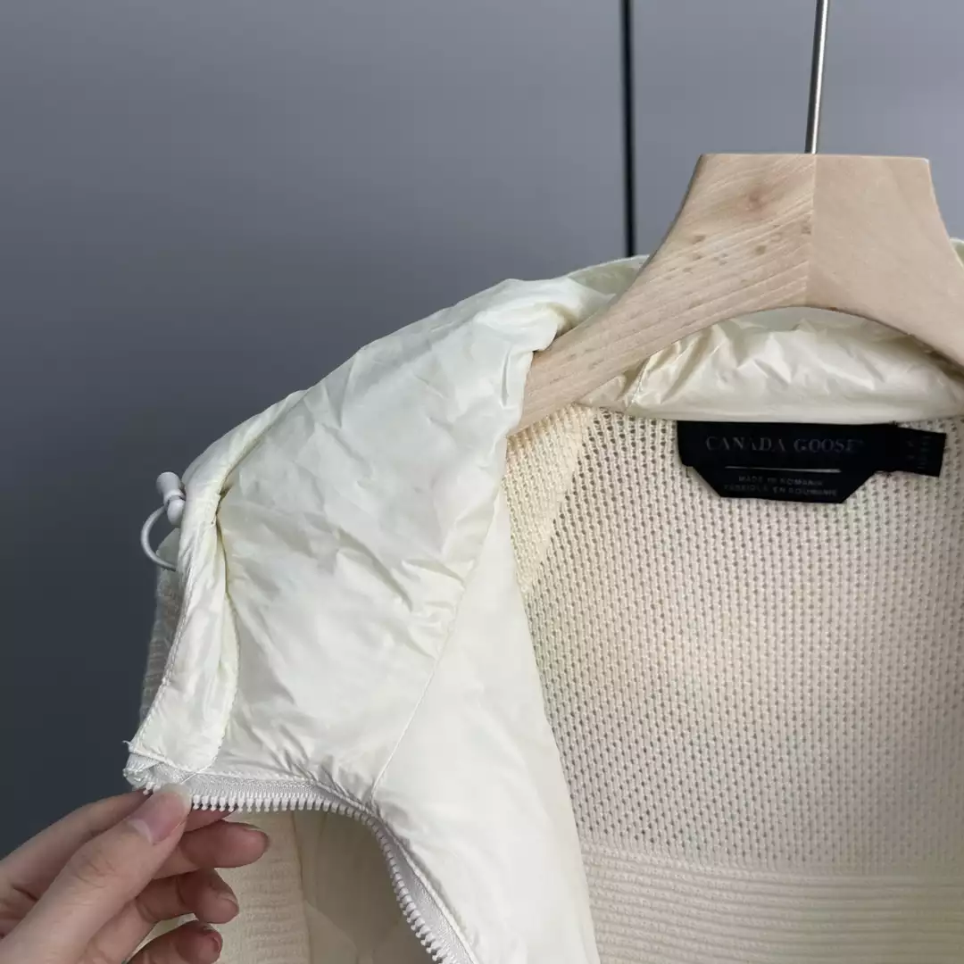 Can*a Go*e women's hybridge quilted knit hoody