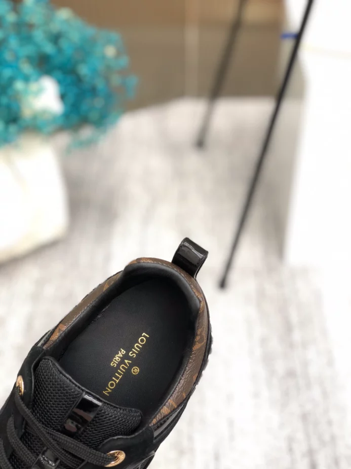 LV RUN AWAY SNEAKER