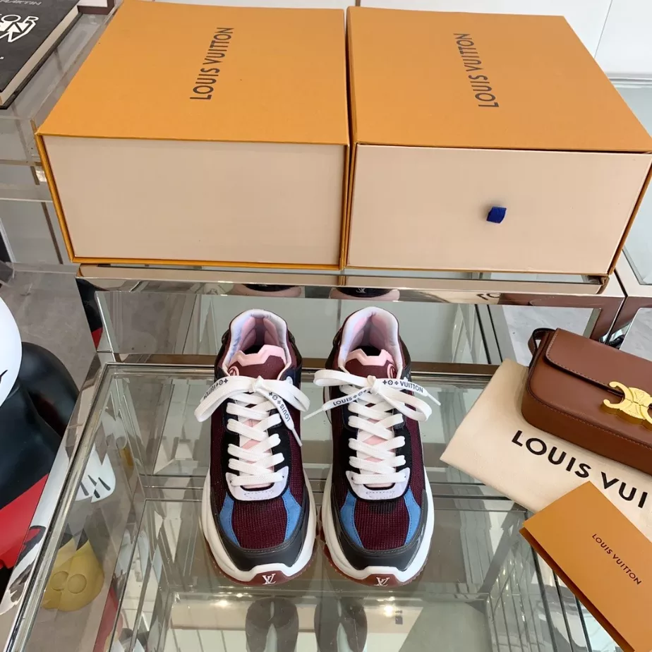 LV WOMEN'S RUN 55 SNEAKER