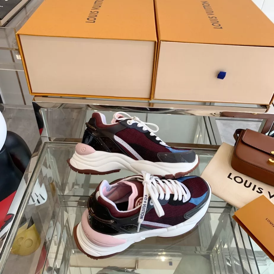 LV WOMEN'S RUN 55 SNEAKER