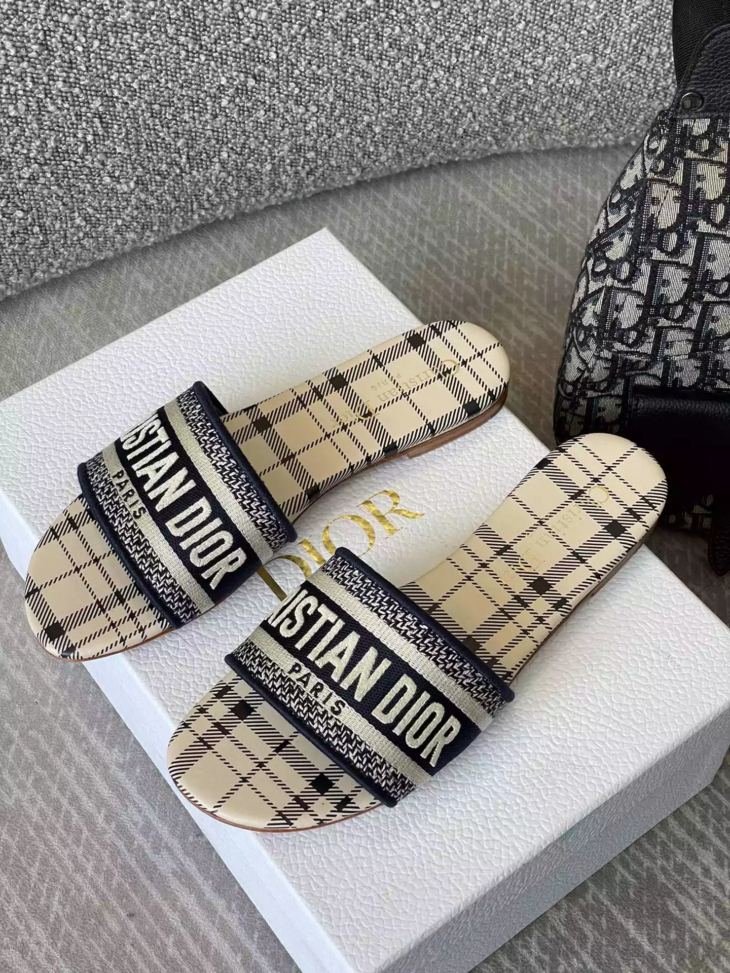 D*or slippers - sdd005