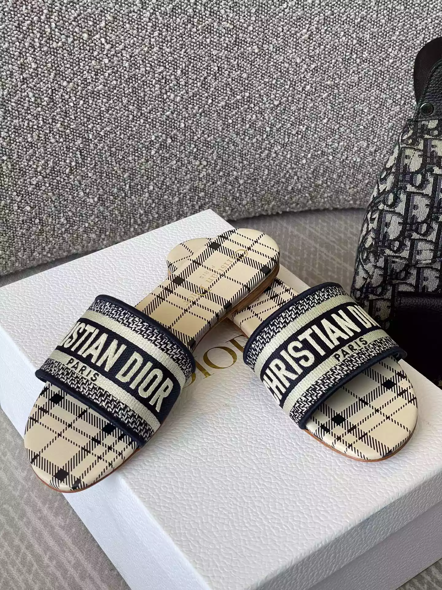 D*or slippers - sdd005