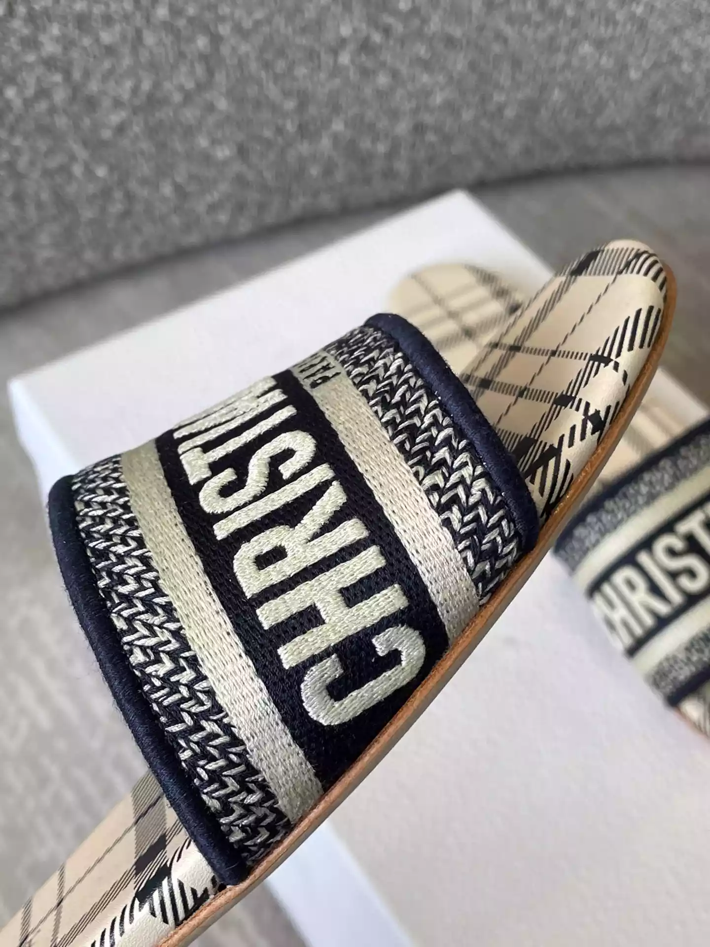 D*or slippers - sdd005