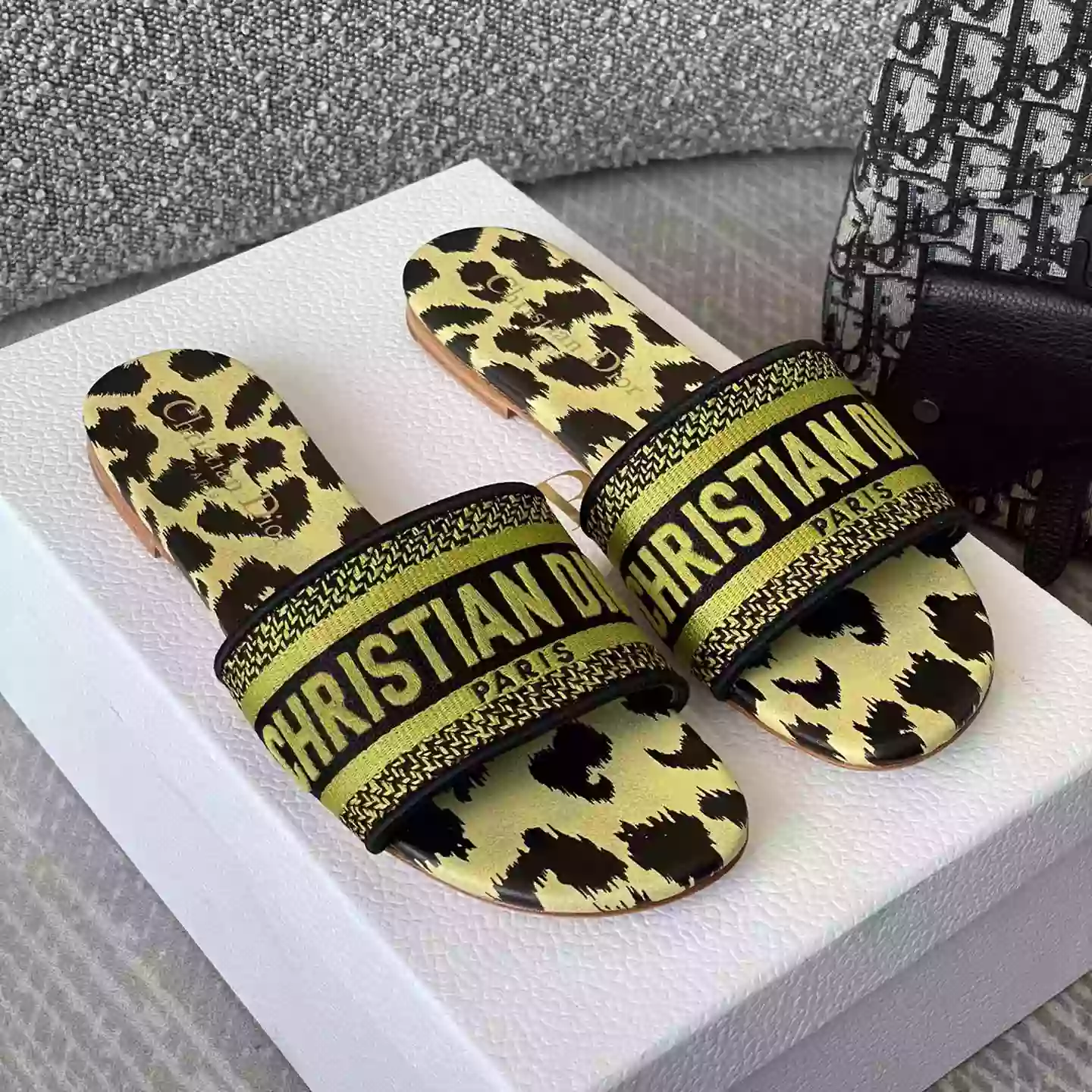 D*or slippers - sdd026