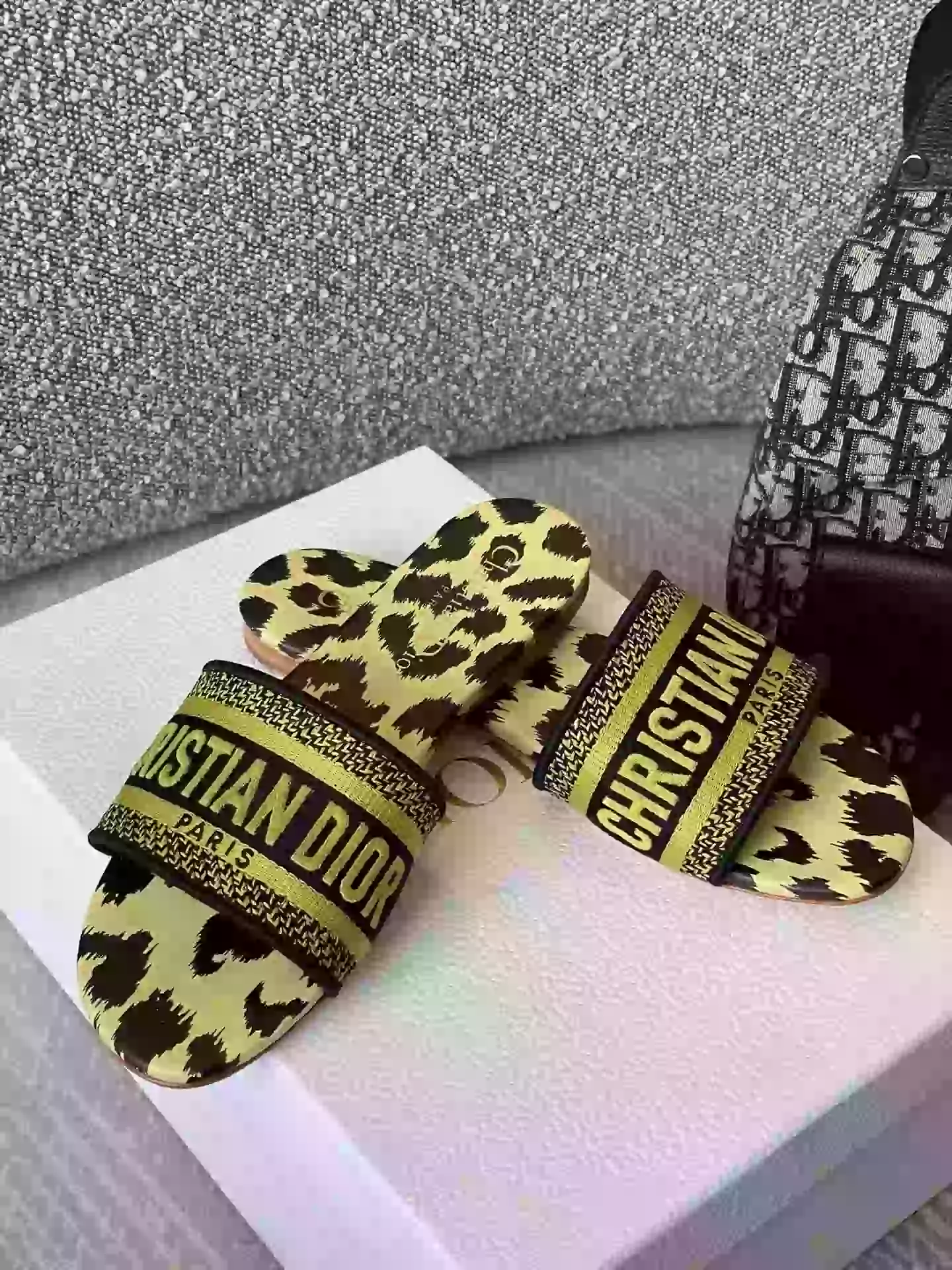 D*or slippers - sdd026